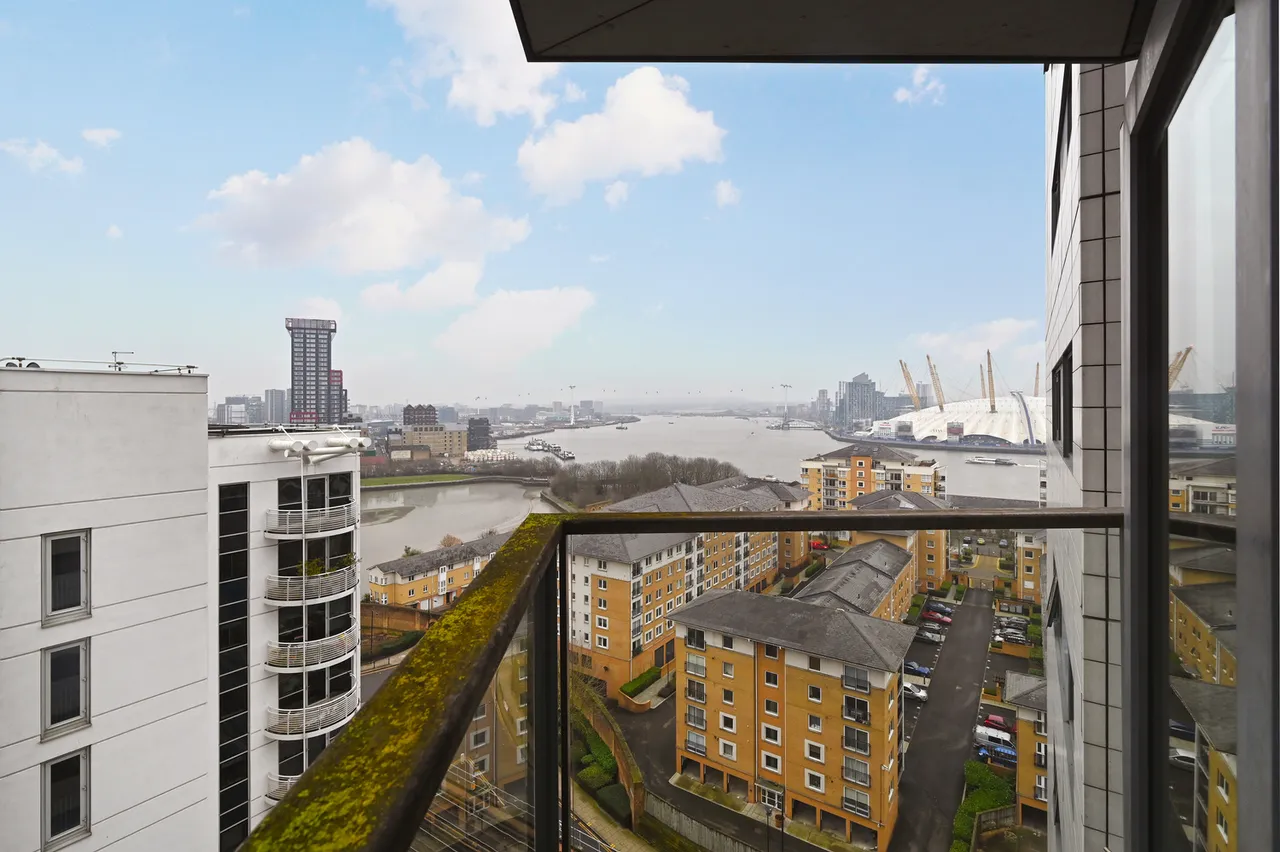 Neutron Tower, London, E14, photo 6