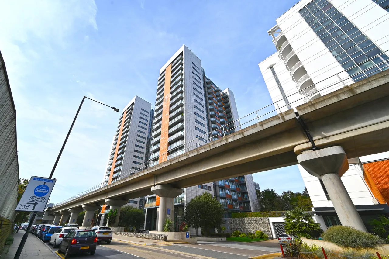 Neutron Tower, London, E14, photo 10