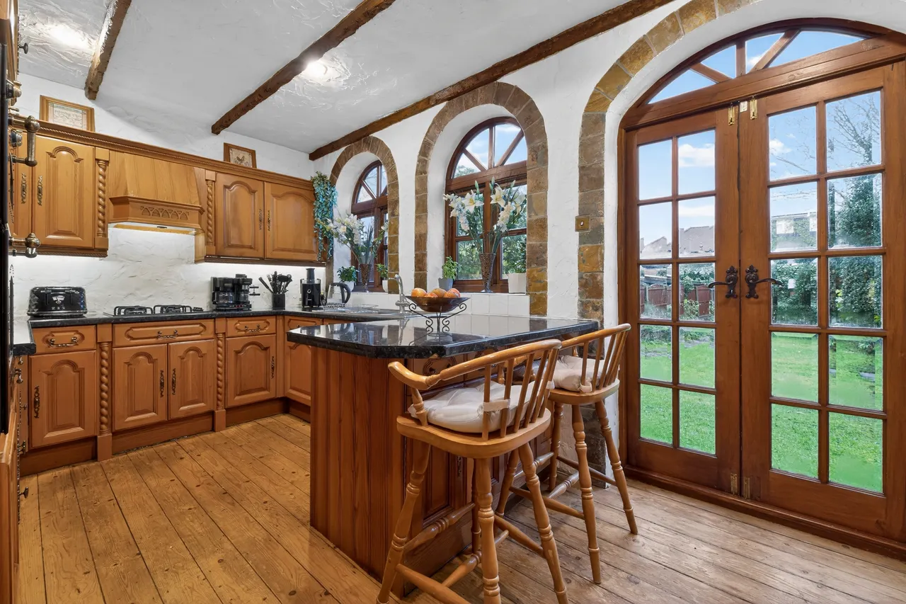 3 bed house for sale, Brockham Drive, Ilford, IG2