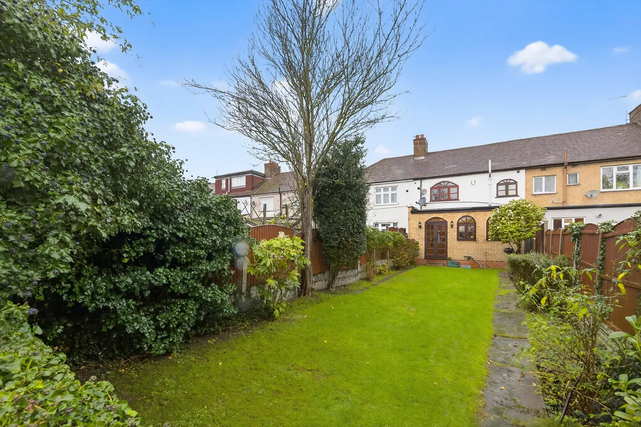 Brockham Drive, Ilford, IG2, photo 18