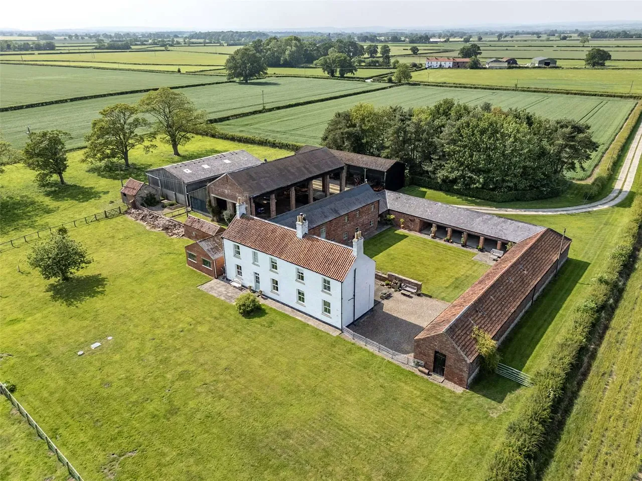 6 bed house for sale — Low Marishes, Malton, North Yorkshire, YO17 6RJ