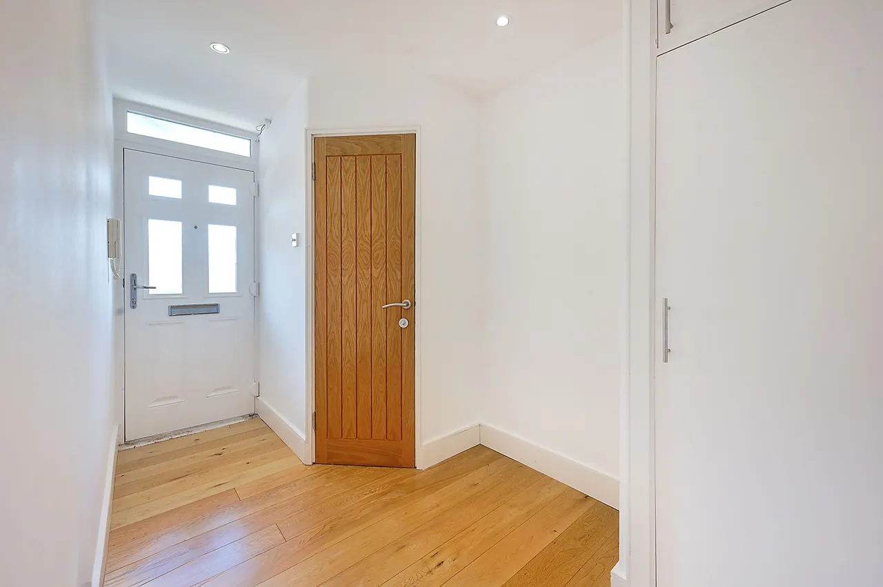 8 Byfield Court, Malden Way, New Malden, photo 4