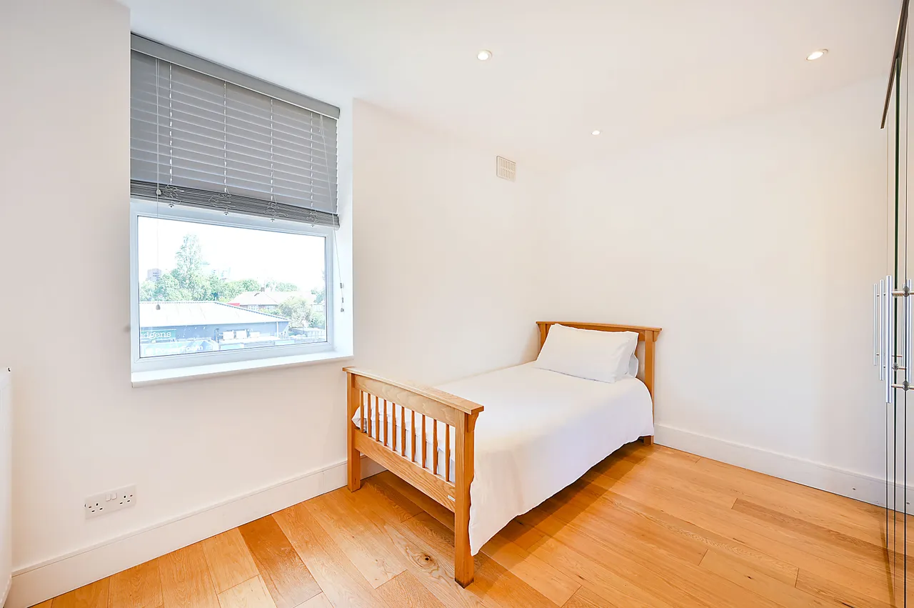 8 Byfield Court, Malden Way, New Malden, photo 9