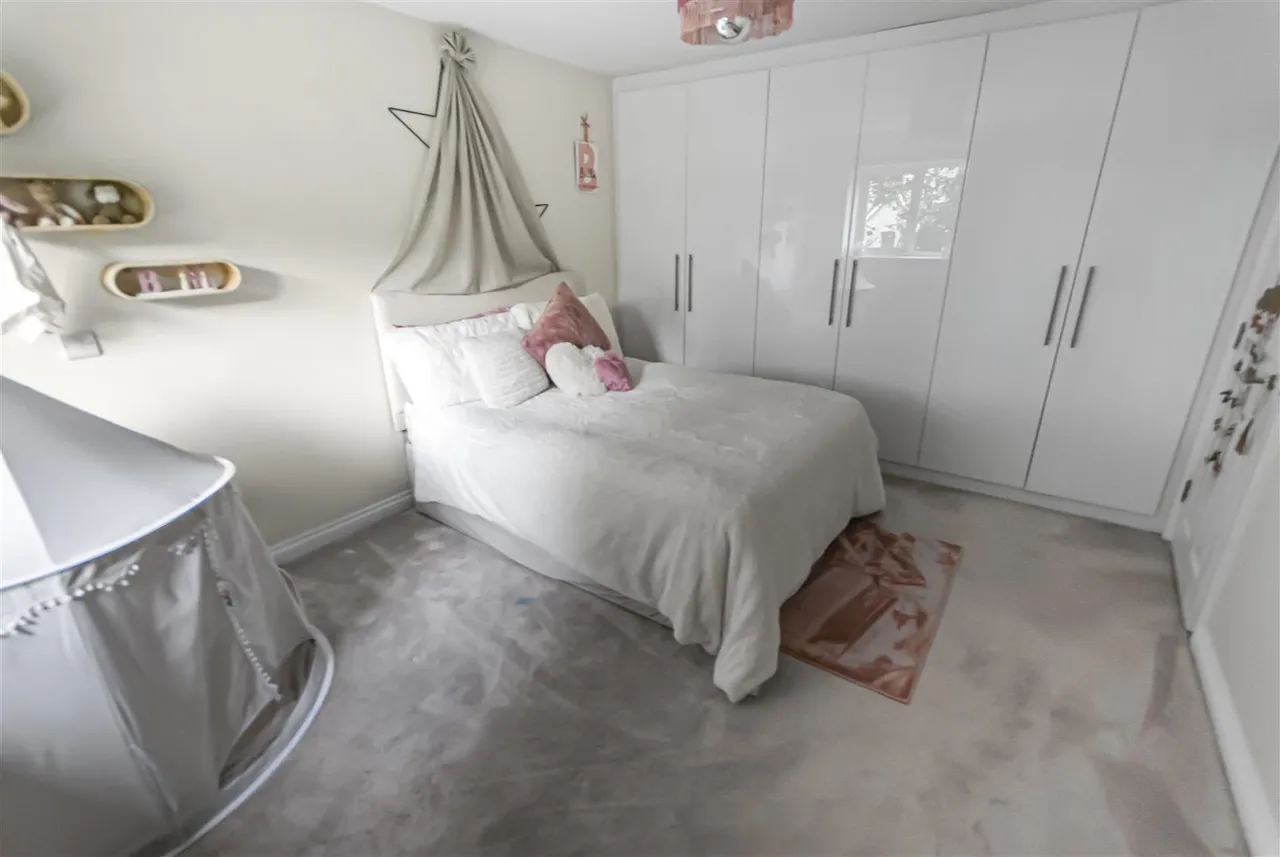 Manchester Road, Chapel-En-Le-Frith, High Peak, SK23 9TP, photo 12