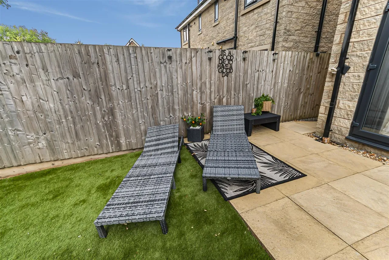 Manchester Road, Chapel-En-Le-Frith, High Peak, SK23 9TP, photo 22
