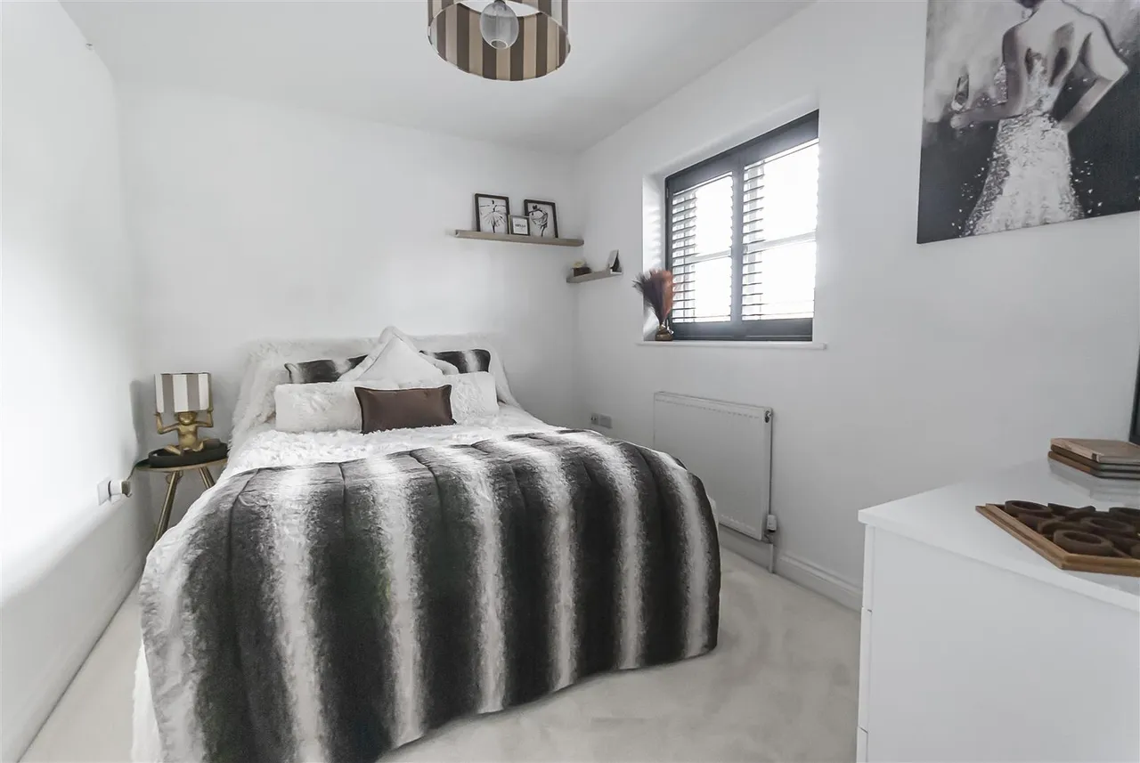 Manchester Road, Chapel-En-Le-Frith, High Peak, SK23 9TP, photo 13