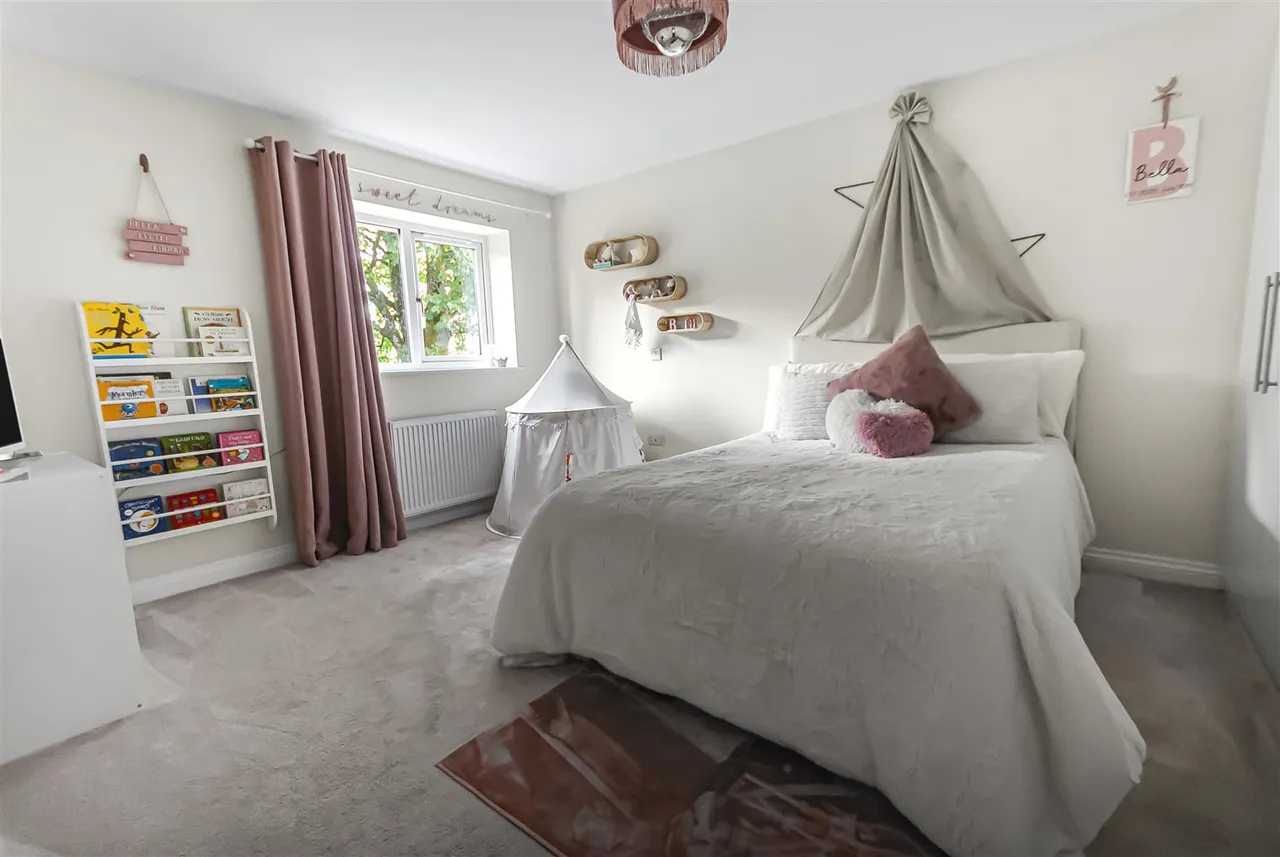 Manchester Road, Chapel-En-Le-Frith, High Peak, SK23 9TP, photo 11