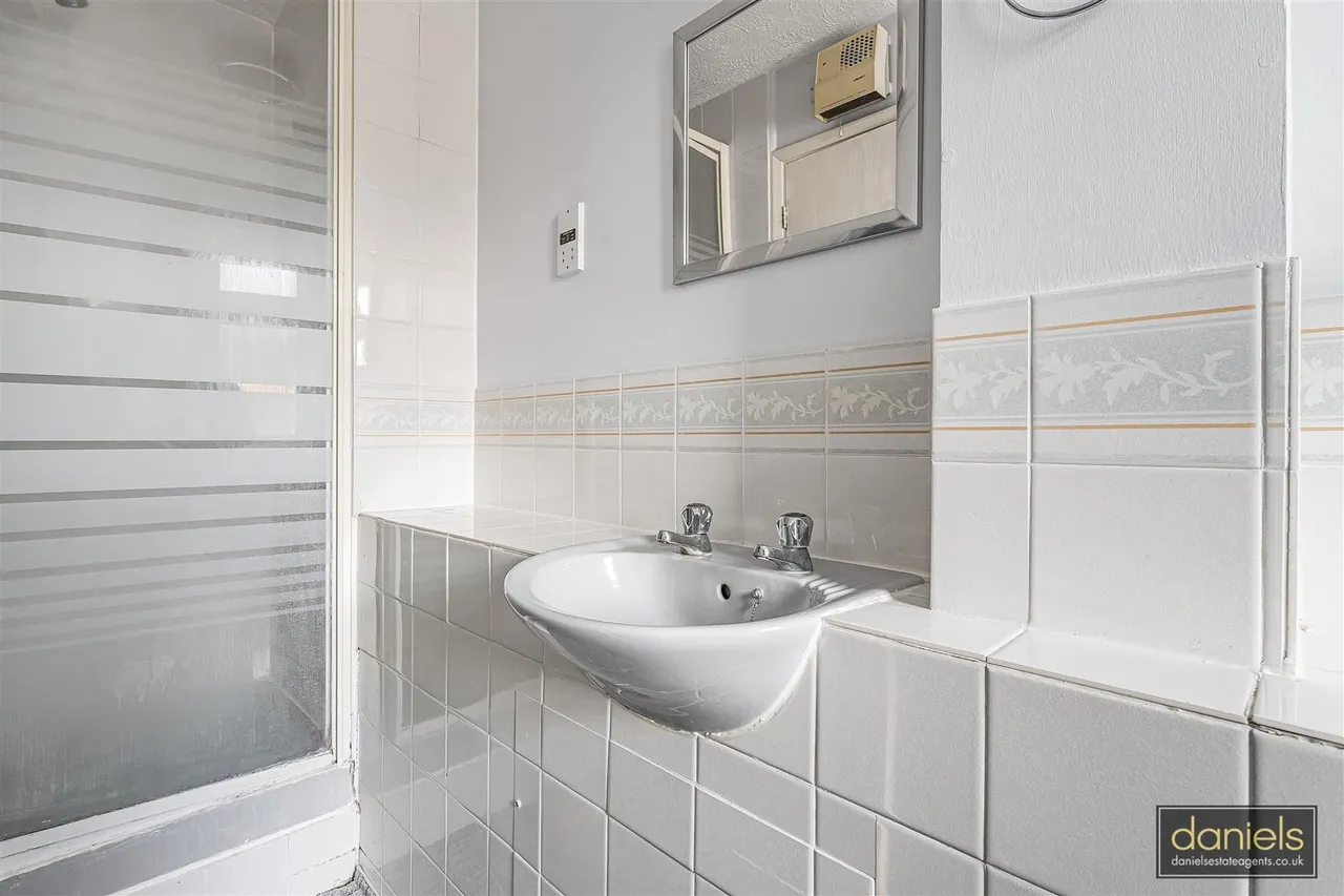 Sovereign Grove, Wembley, HA0, photo 9