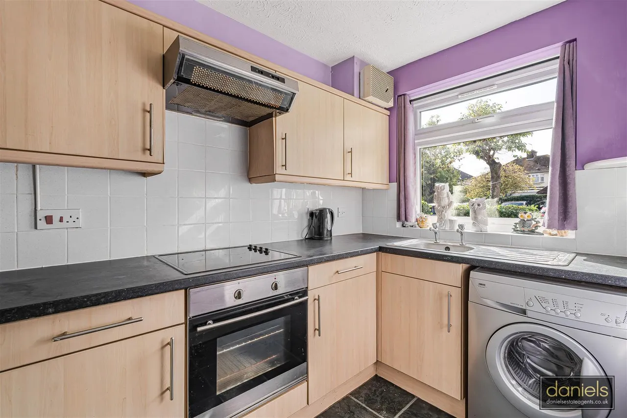 Sovereign Grove, Wembley, HA0, photo 3