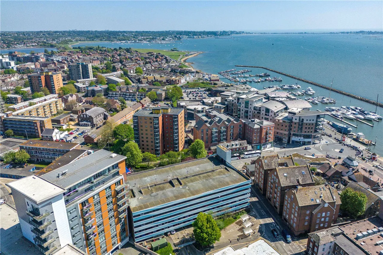 East Quay Road, Poole, Dorset, BH15, photo 2