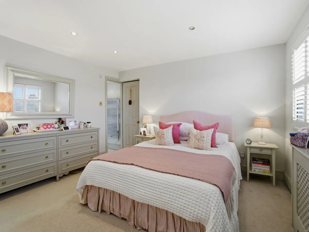 Ravensbury Road, London, SW18, photo 13