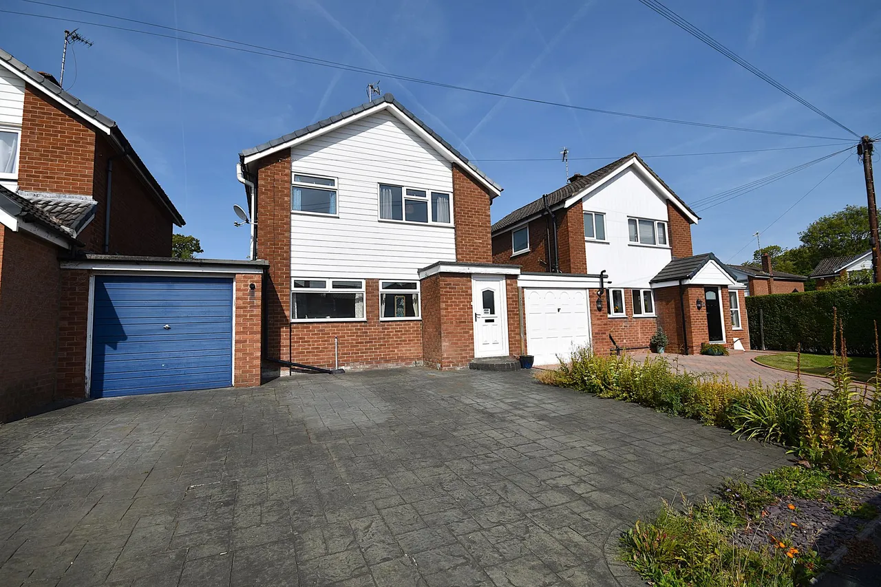 4 bed house for sale, Arley Close, Macclesfield