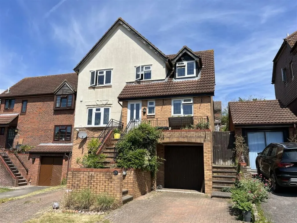4 bed house to rent, Goldthorpe Gardens, Lower Earley, RG6