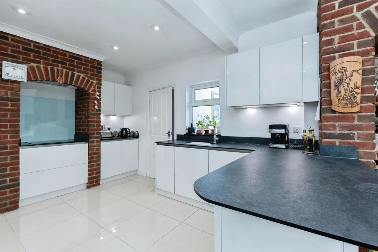 Kingswell Road, Bournemouth, BH10, photo 8