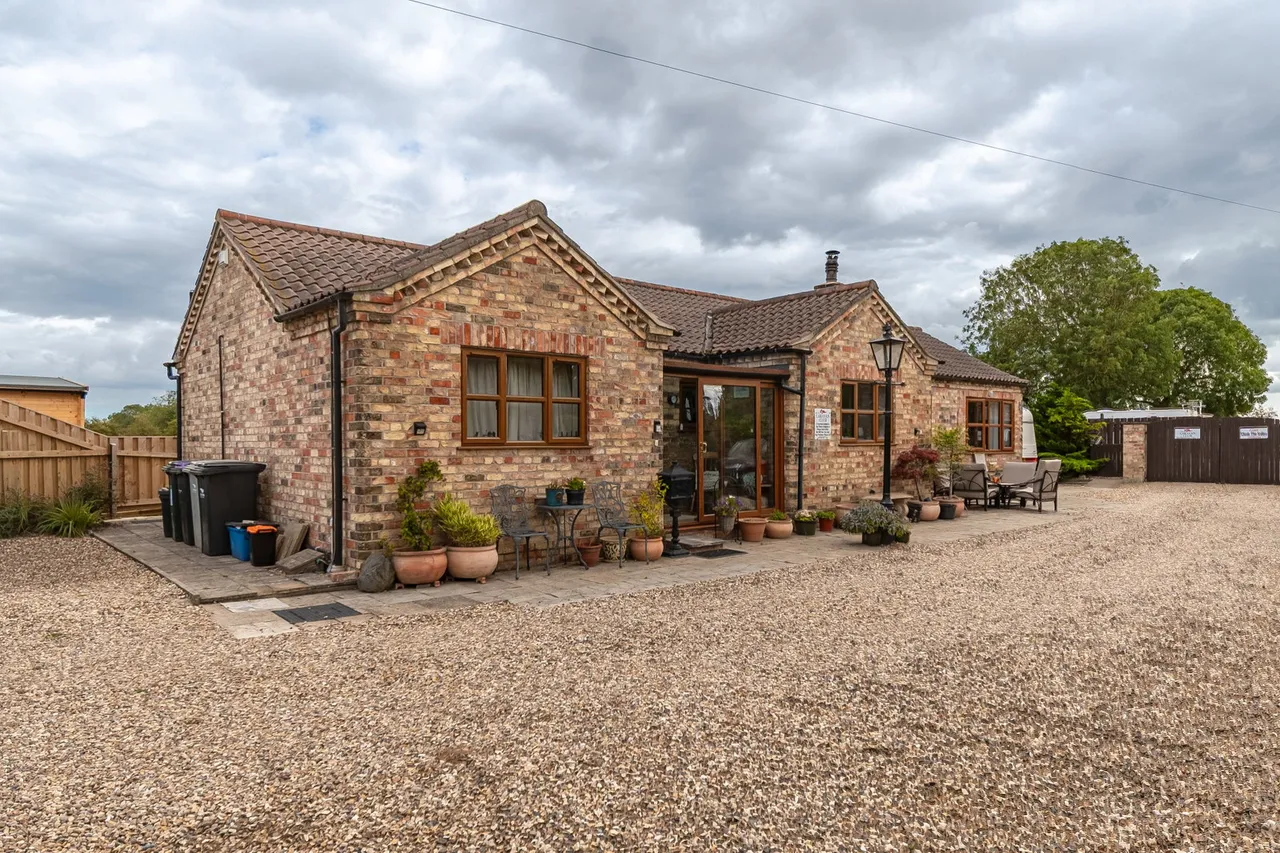 Main Road, Maltby Le Marsh, LN13, photo 2