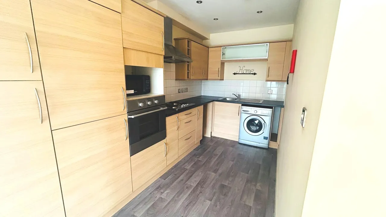 2 bed flat for sale — Roman Road, Middlesbrough