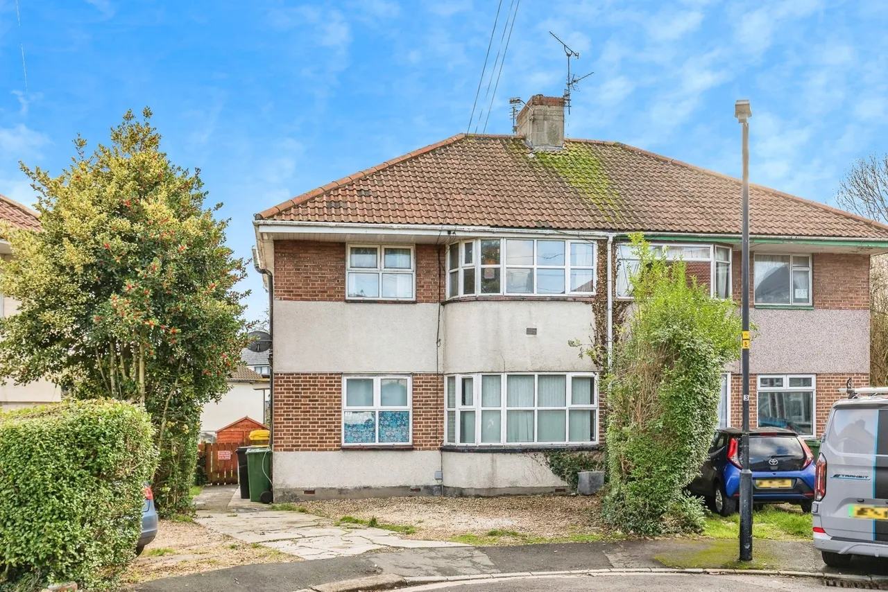 2 bed flat for sale — Gilda Close, Bristol, Somerset, BS14