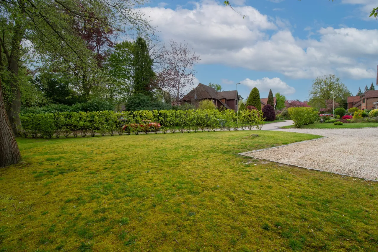 Coach House Gardens, Fleet, GU51 4QX, photo 2