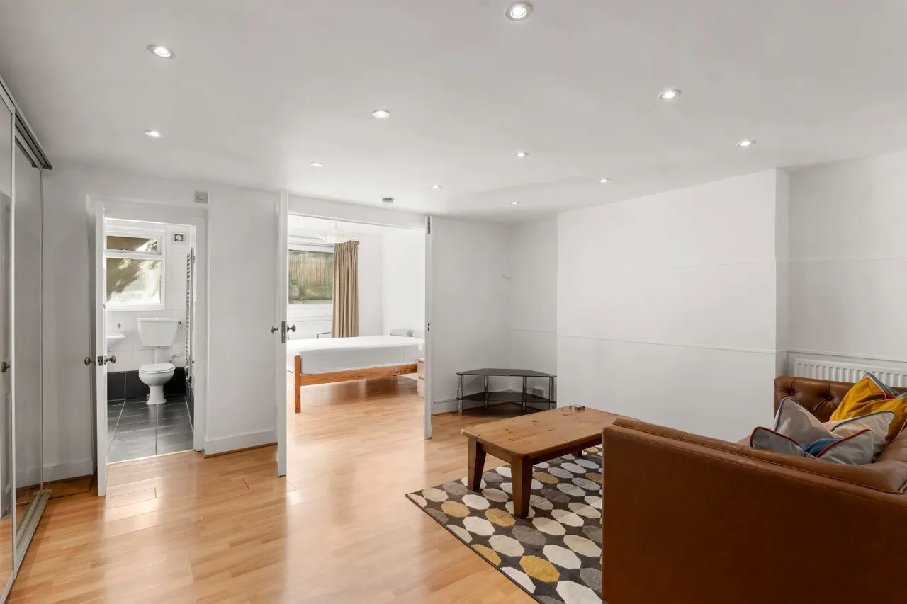 Offord Road, London, N1, photo 14