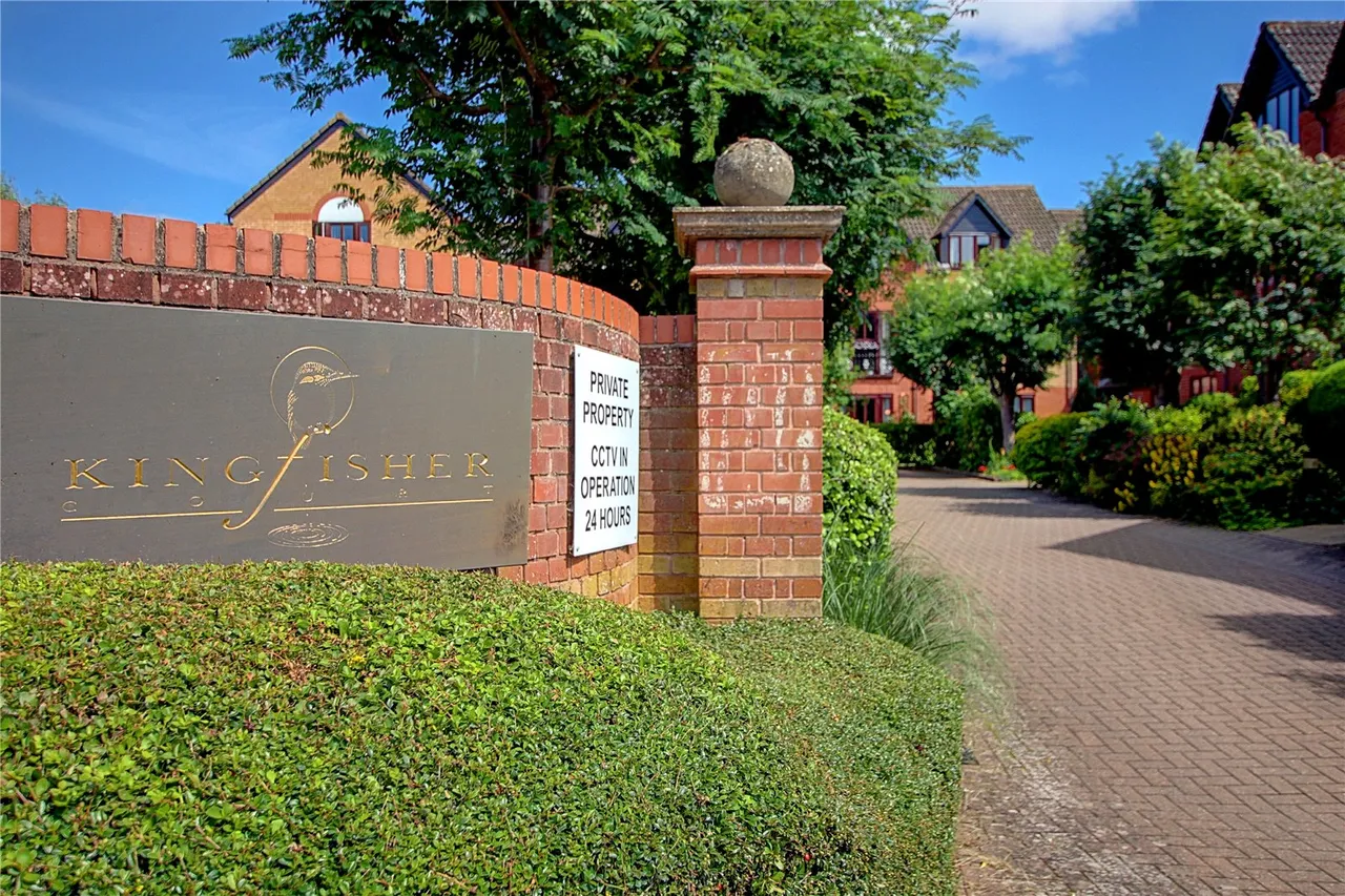2 bed flat for sale — Kingfisher Court, Woodfield Road, Droitwich, WR9 8UU