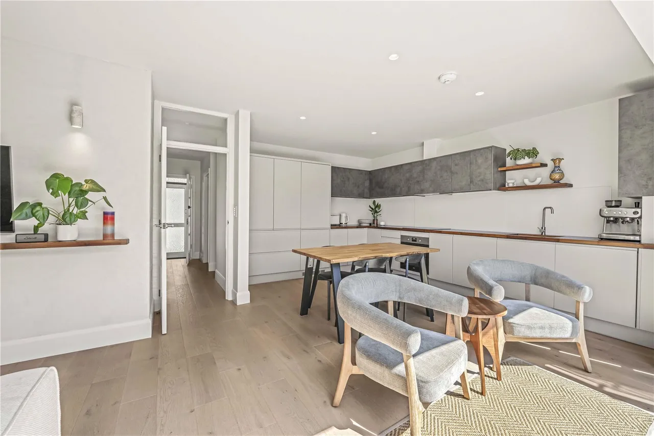 Hanworth Road, Hampton, TW12 3ED, photo 5