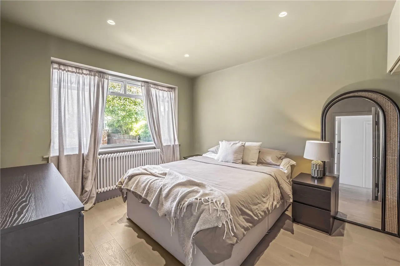 Hanworth Road, Hampton, TW12 3ED, photo 7