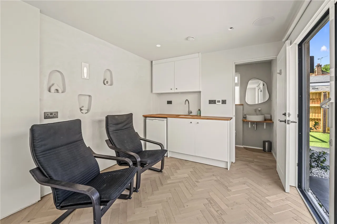 Hanworth Road, Hampton, TW12 3ED, photo 13