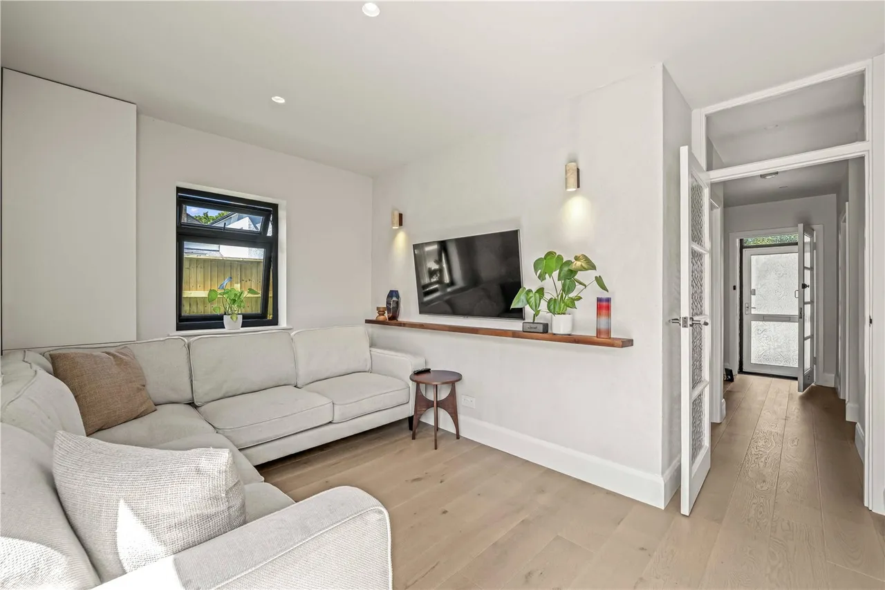 Hanworth Road, Hampton, TW12 3ED, photo 4