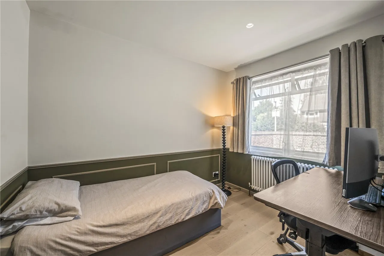 Hanworth Road, Hampton, TW12 3ED, photo 8