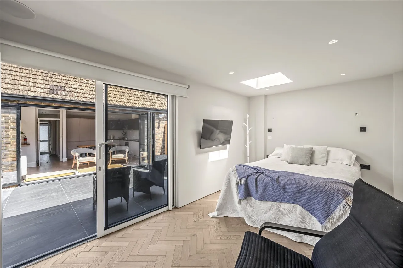 Hanworth Road, Hampton, TW12 3ED, photo 15
