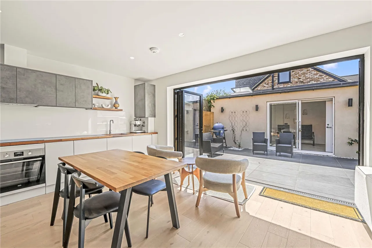 Hanworth Road, Hampton, TW12 3ED, photo 6