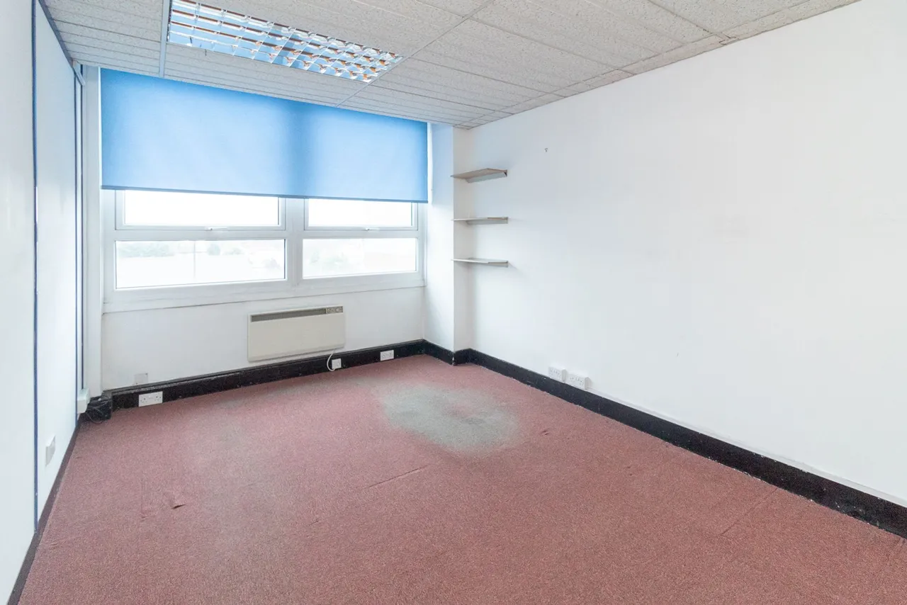 High Street, Edgware, HA8, photo 11