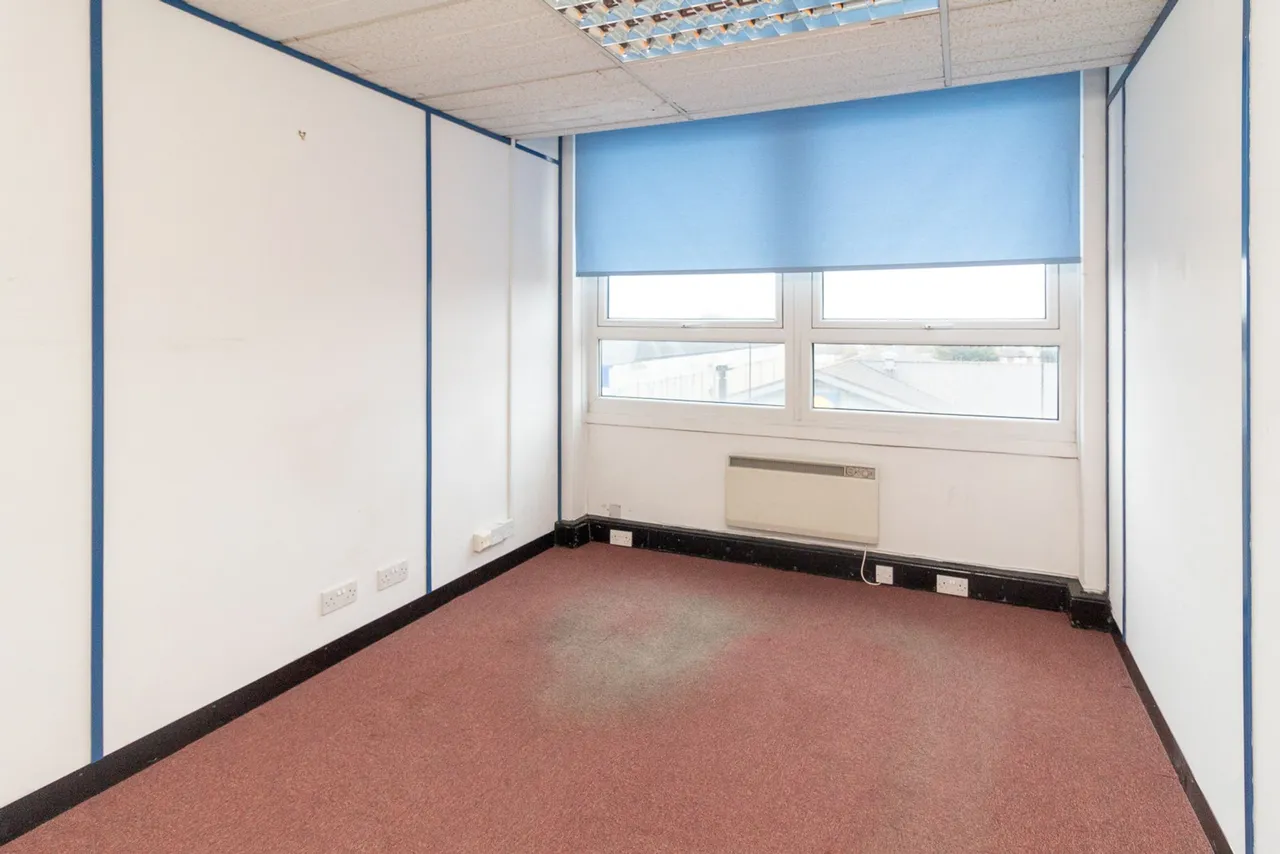 High Street, Edgware, HA8, photo 8