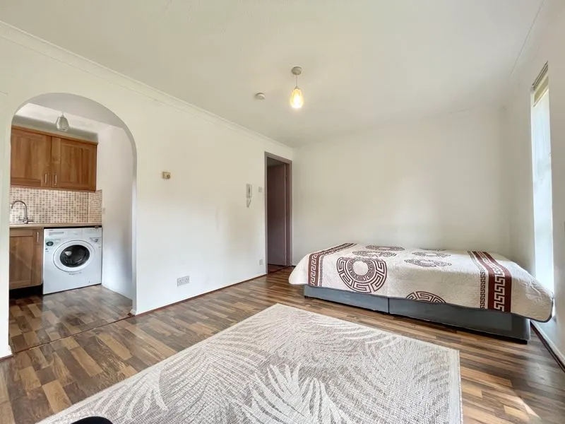 Coopers Close, London E1 4BB, photo 3