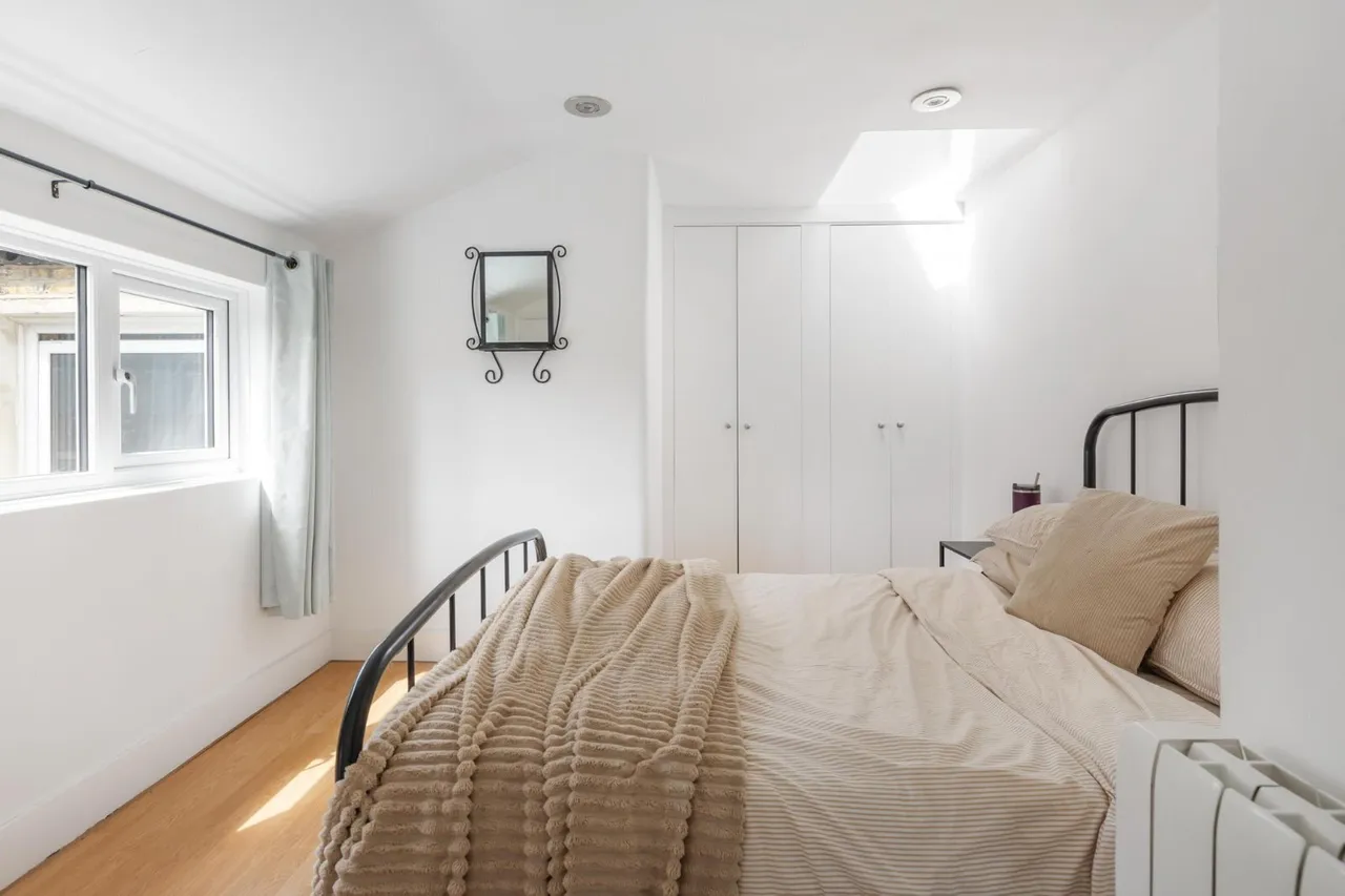 Sugden Road, London, SW11, photo 7