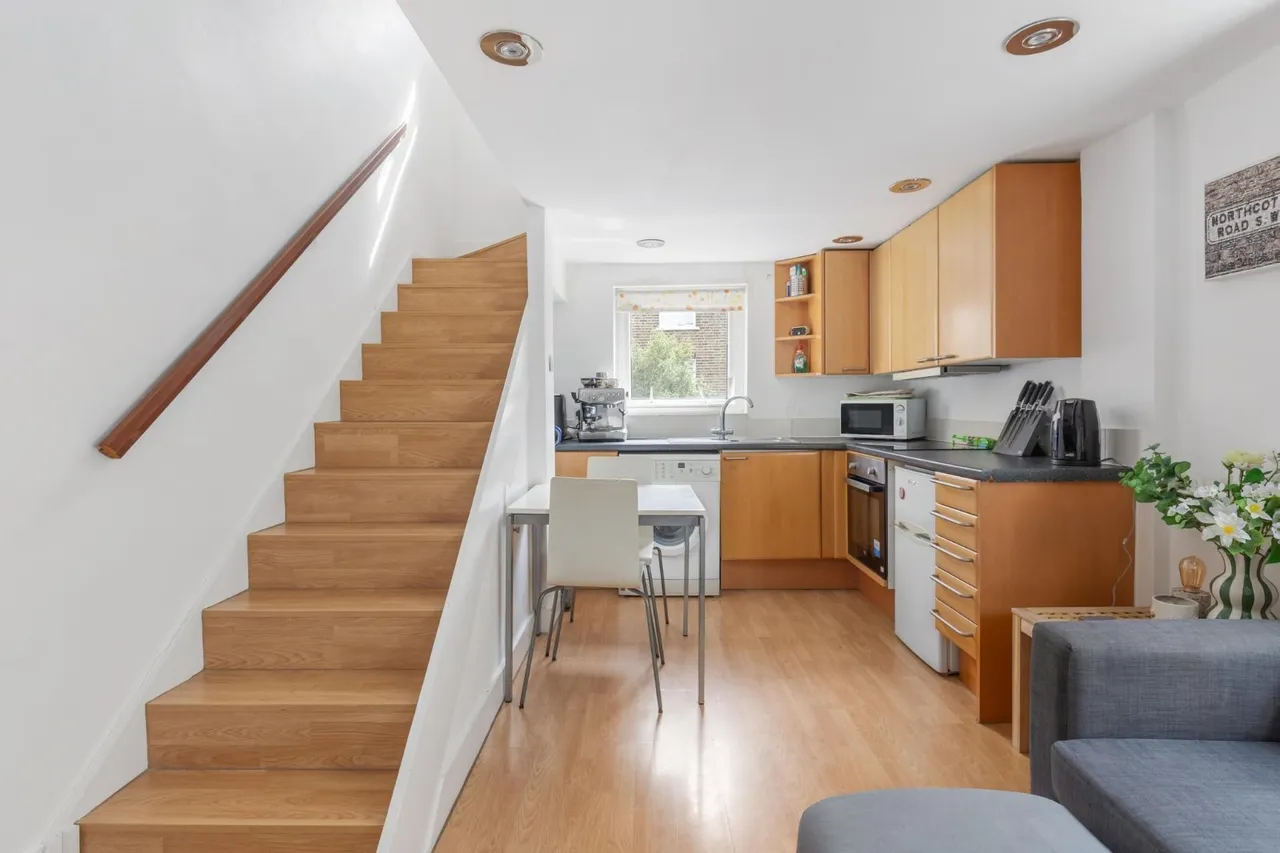 Sugden Road, London, SW11, photo 6