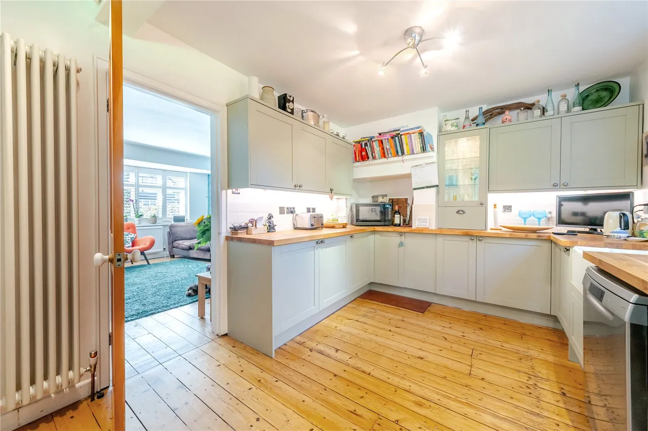 Poplar Avenue, Windlesham, Surrey, GU20 6PW, photo 6