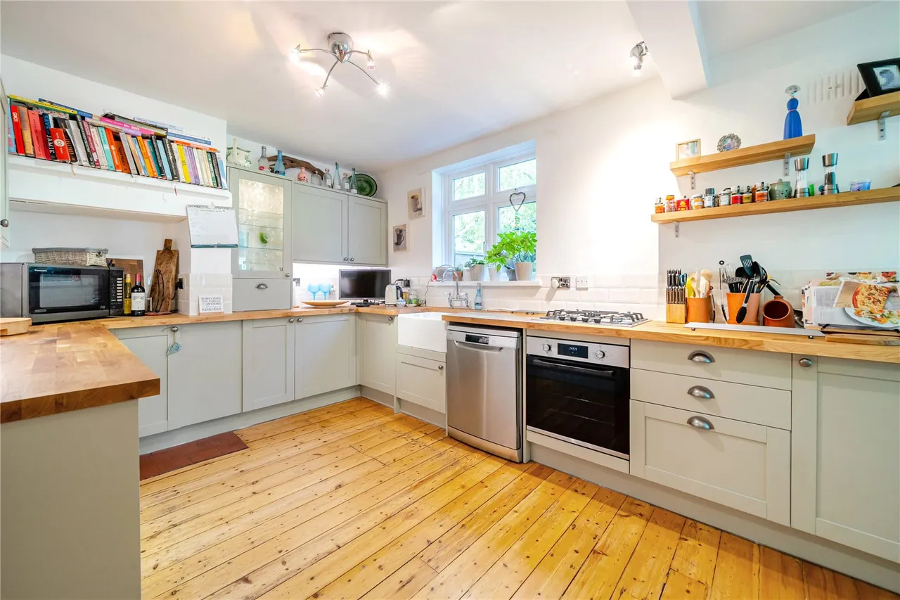 Poplar Avenue, Windlesham, Surrey, GU20 6PW, photo 5