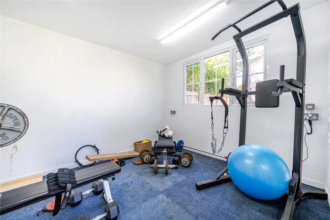 Poplar Avenue, Windlesham, Surrey, GU20 6PW, photo 21