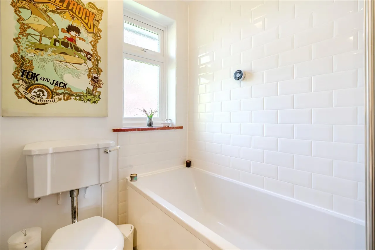 Poplar Avenue, Windlesham, Surrey, GU20 6PW, photo 14