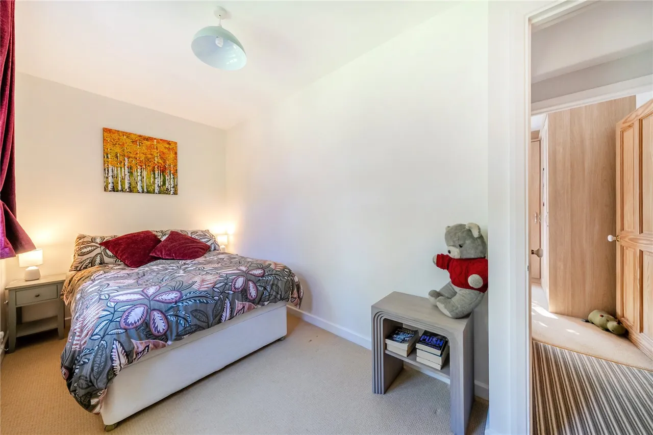 Poplar Avenue, Windlesham, Surrey, GU20 6PW, photo 13