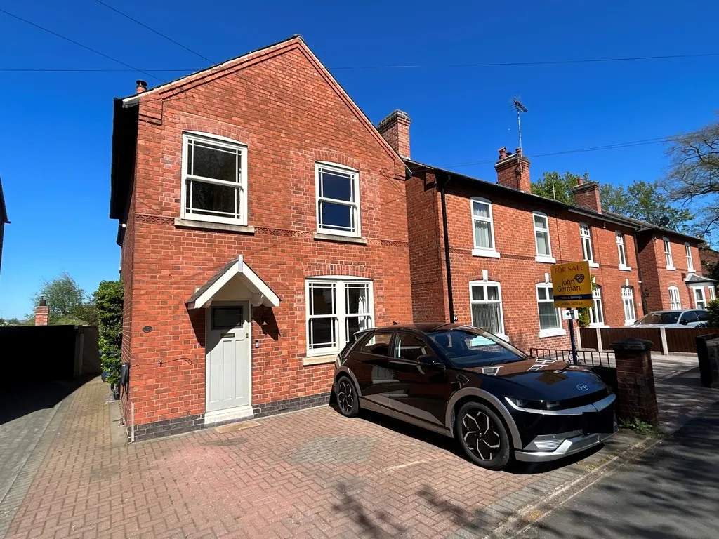 3 bed house for sale, New Road, Uttoxeter