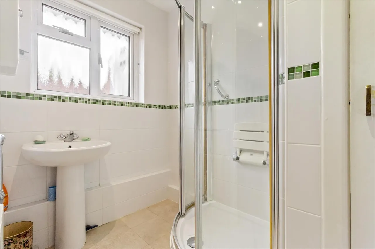 Midhurst Close, Ferring, photo 13