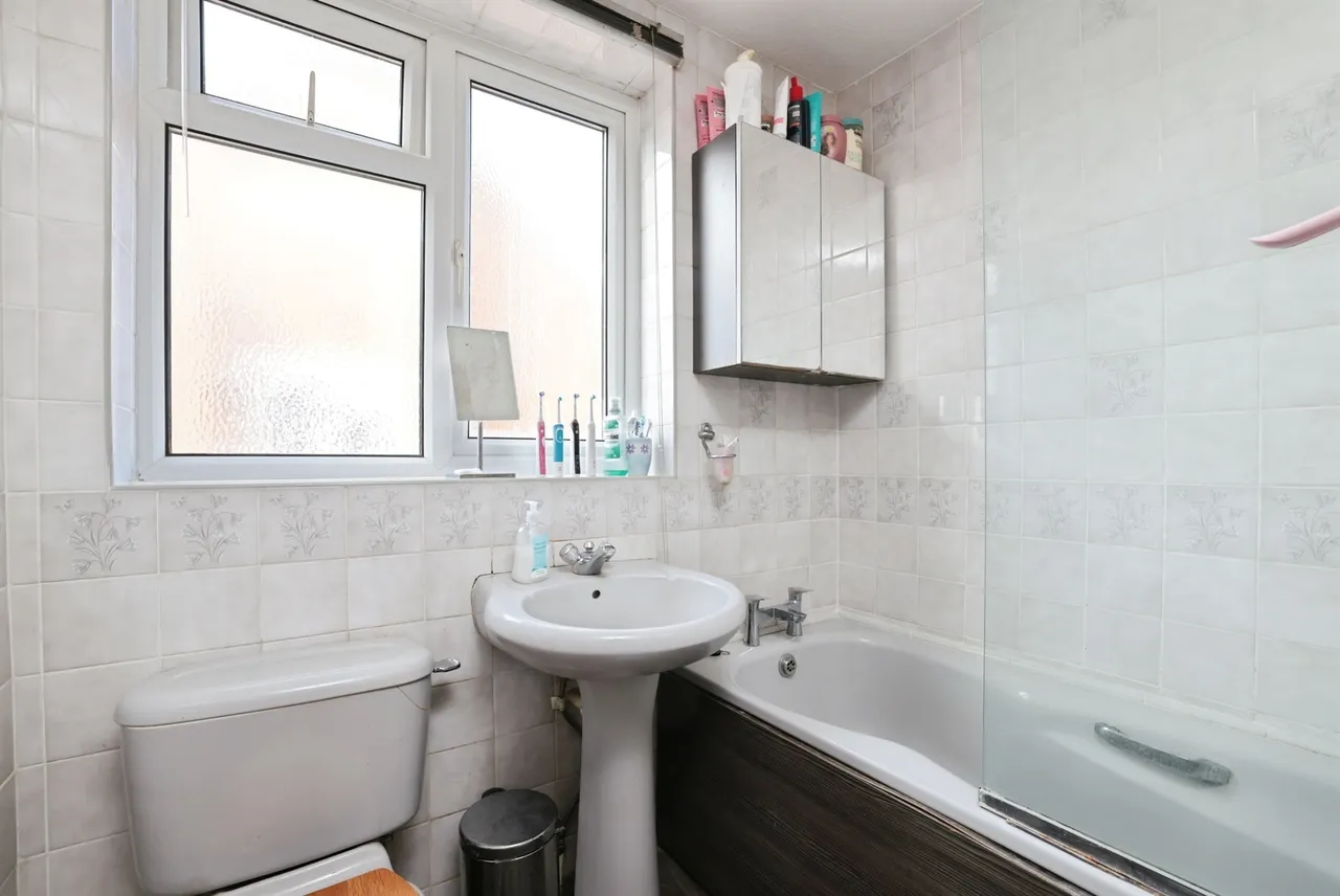 Biddenham Turn, Watford, WD25, photo 14