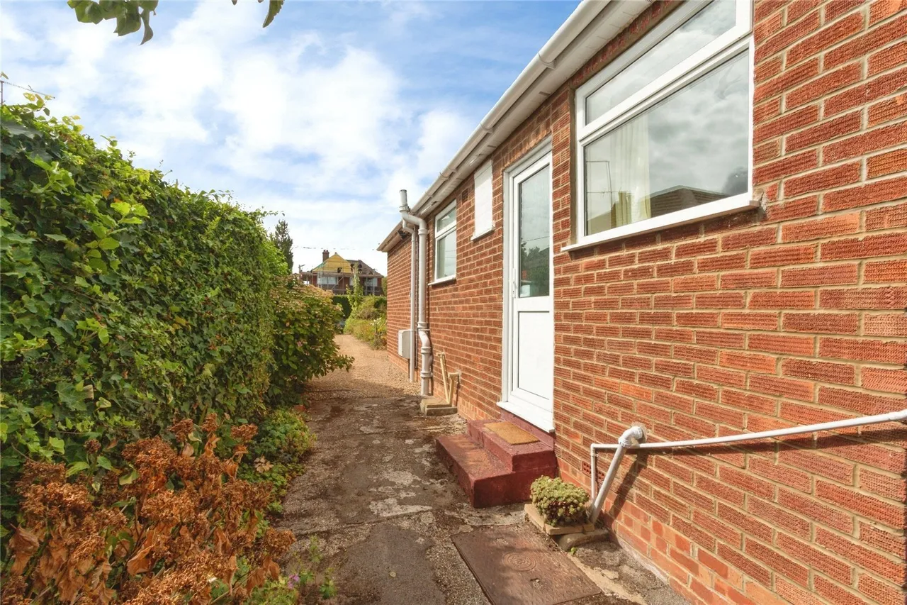 Hatch Lane, Old Basing, RG24, photo 19