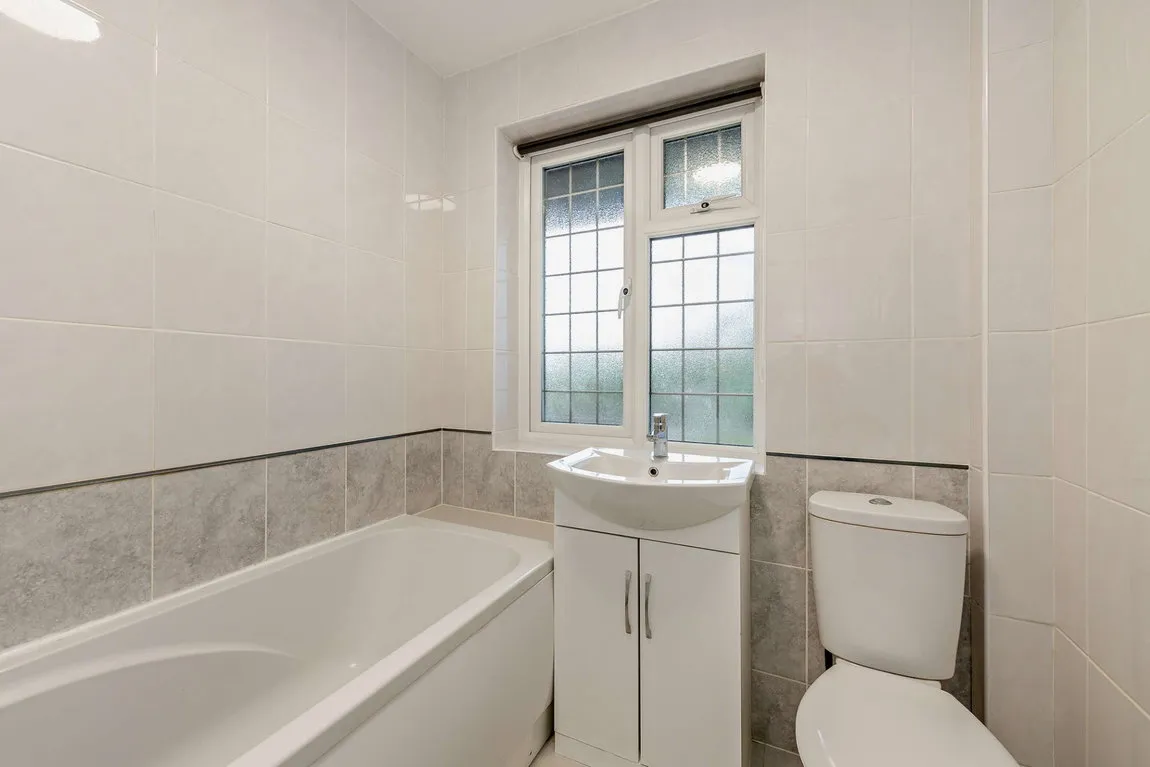 West End Court, Pinner, HA5, photo 6