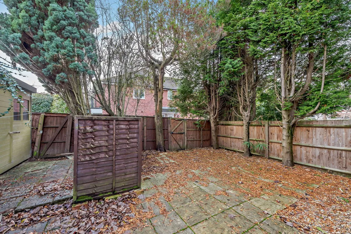 West End Court, Pinner, HA5, photo 8