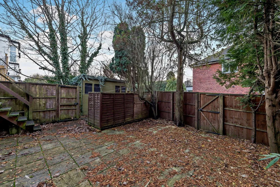 West End Court, Pinner, HA5, photo 10