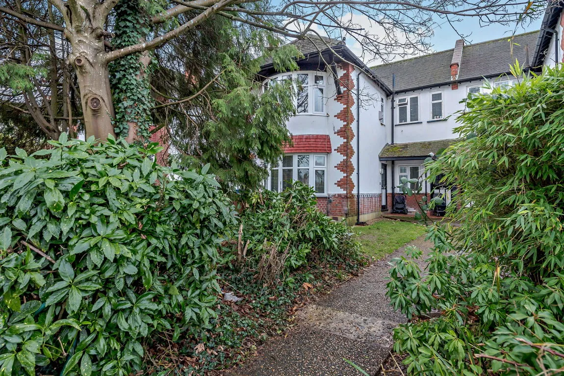 West End Court, Pinner, HA5, photo 15