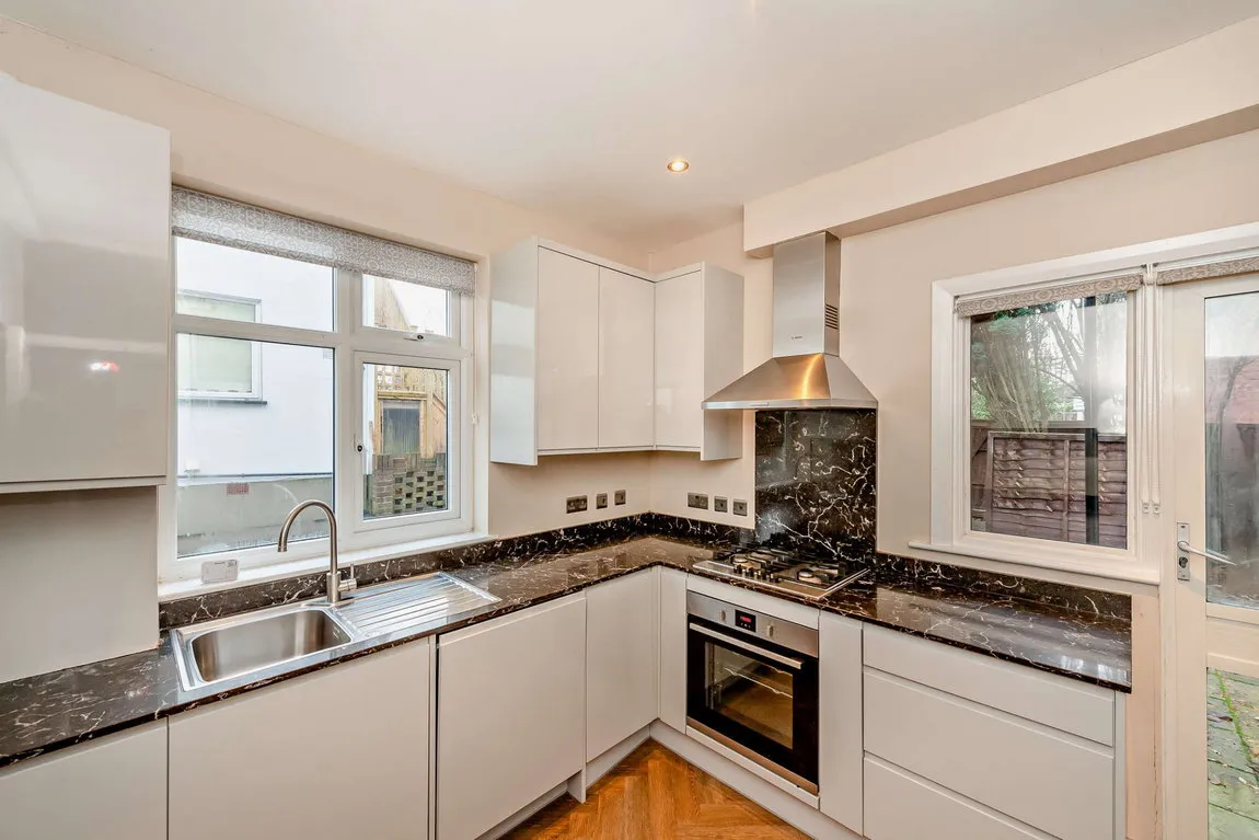 West End Court, Pinner, HA5, photo 3